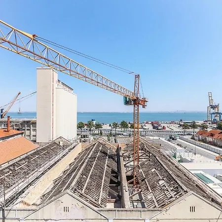 Vita Portucale ! Beato River View With Terrace Lisbon Exterior photo